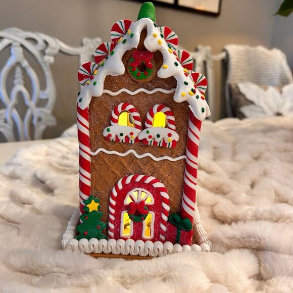 Ceramic Illuminated Retro Style  Brown/Red/White Gingerbread House - Picture 1 of 6